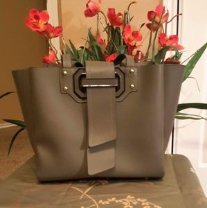 ⚘1-Grey Purse & 1- matching cross body bag